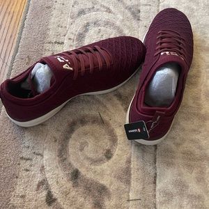 Men’s APL size 10 TechLoom Phantom sneakers